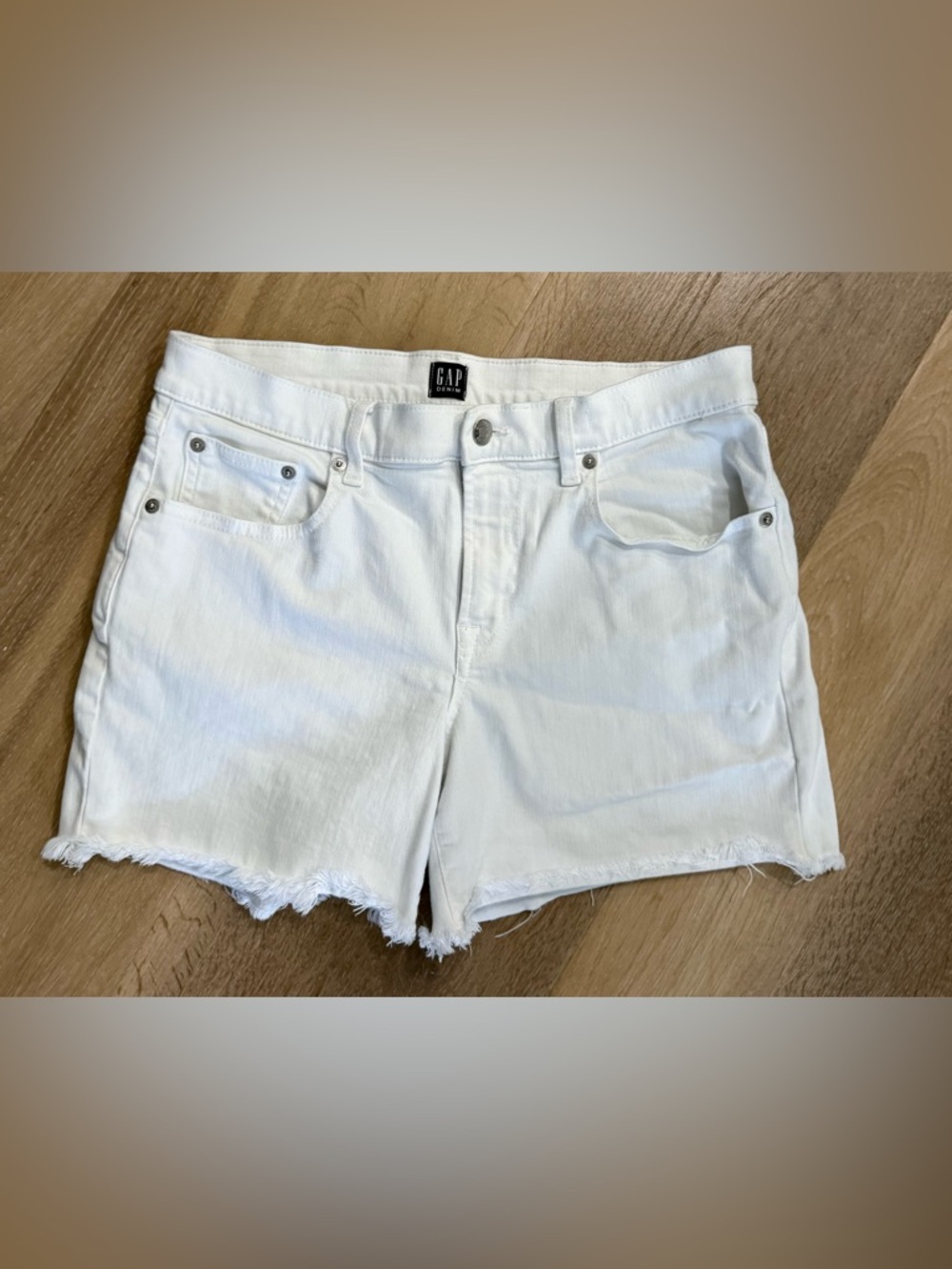 GAP Women's White Frayed Hem Denim Shorts